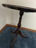 Round scalloped-edge pedestal table - thumbnail 3 of 3
