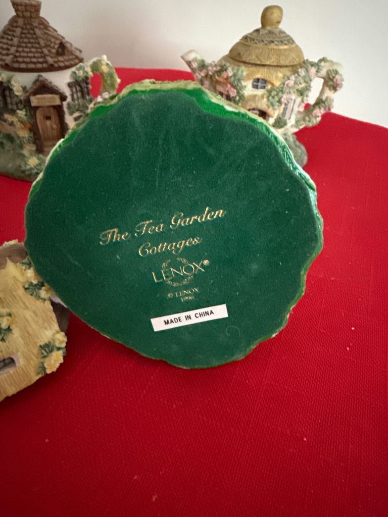 Lenox The Tea Garden Cottages figurine set - image 4 of 4