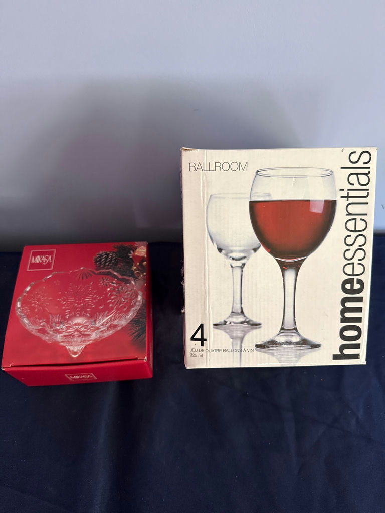 Mikasa crystal bowl and four Ballroom wine glasses - image 1 of 3