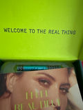 Cosmetic gift set with two serum droppers and a compact - thumbnail 2 of 2