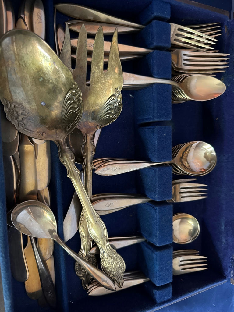 Dirilyte solid flatware set with serving pieces - image 3 of 4