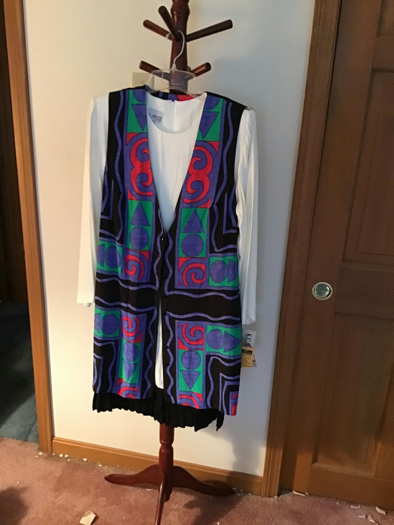 Graphic dress size 14 - white sweater 1x- cream dress & jacket xl - image 4 of 4