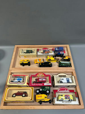 Diecast Model Vehicles 17 - Image 1 of 8
