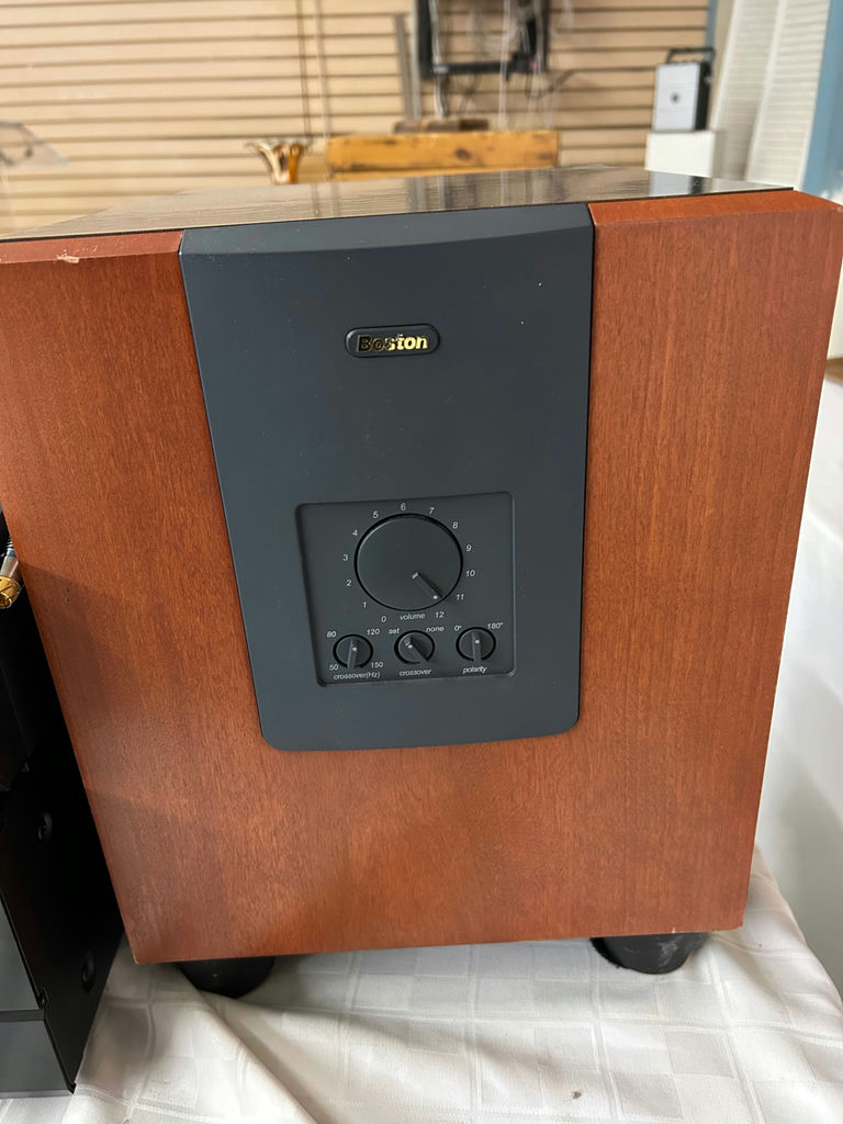 A Collection of Audio-Video Electronics - image 9 of 10