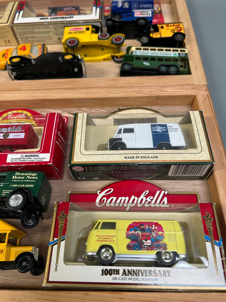 Diecast Model Vehicles 17 - image 2 of 8