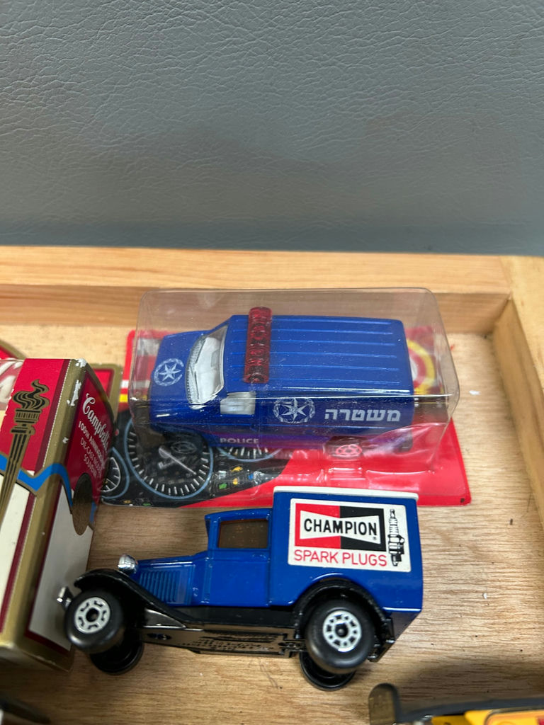 Diecast Model Vehicles 17 - image 8 of 8
