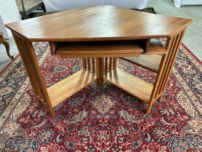 Corner Computer Desk - Image 1 of 6
