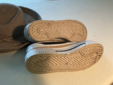 Women’s jackets, hat, gloves, and Nike sneakers - thumbnail 3 of 11