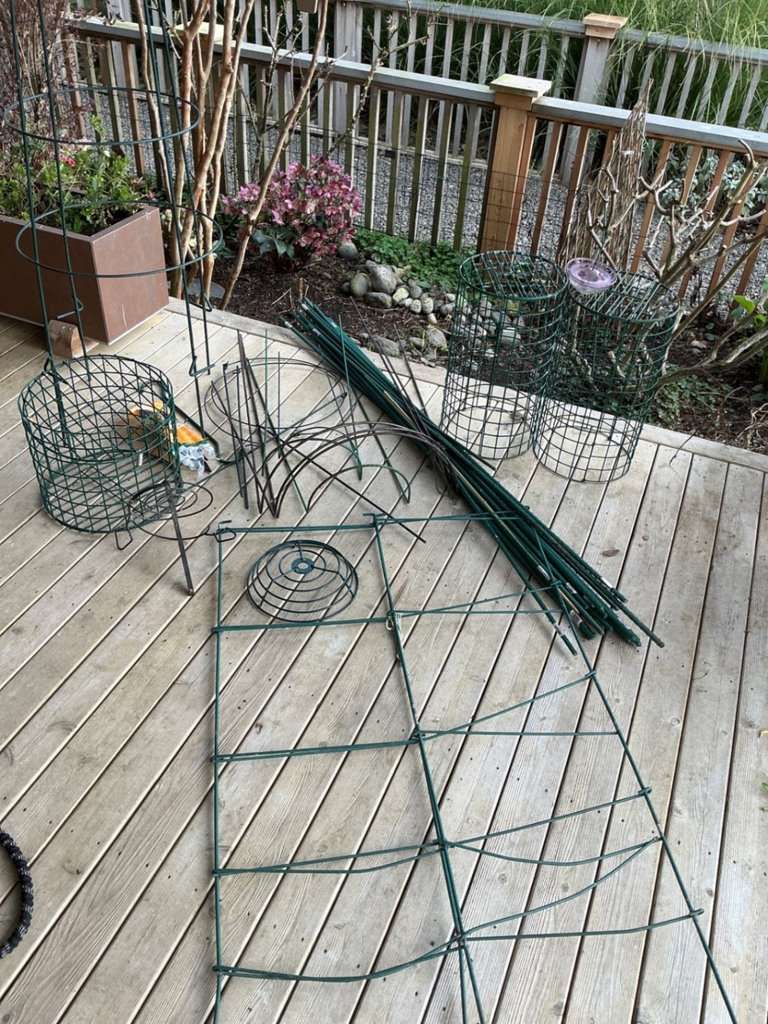 Garden stakes and cages - image 2 of 5