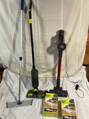 Shark VACMOP cleaning system with pads, and upright vacuum - Image 1 of 5