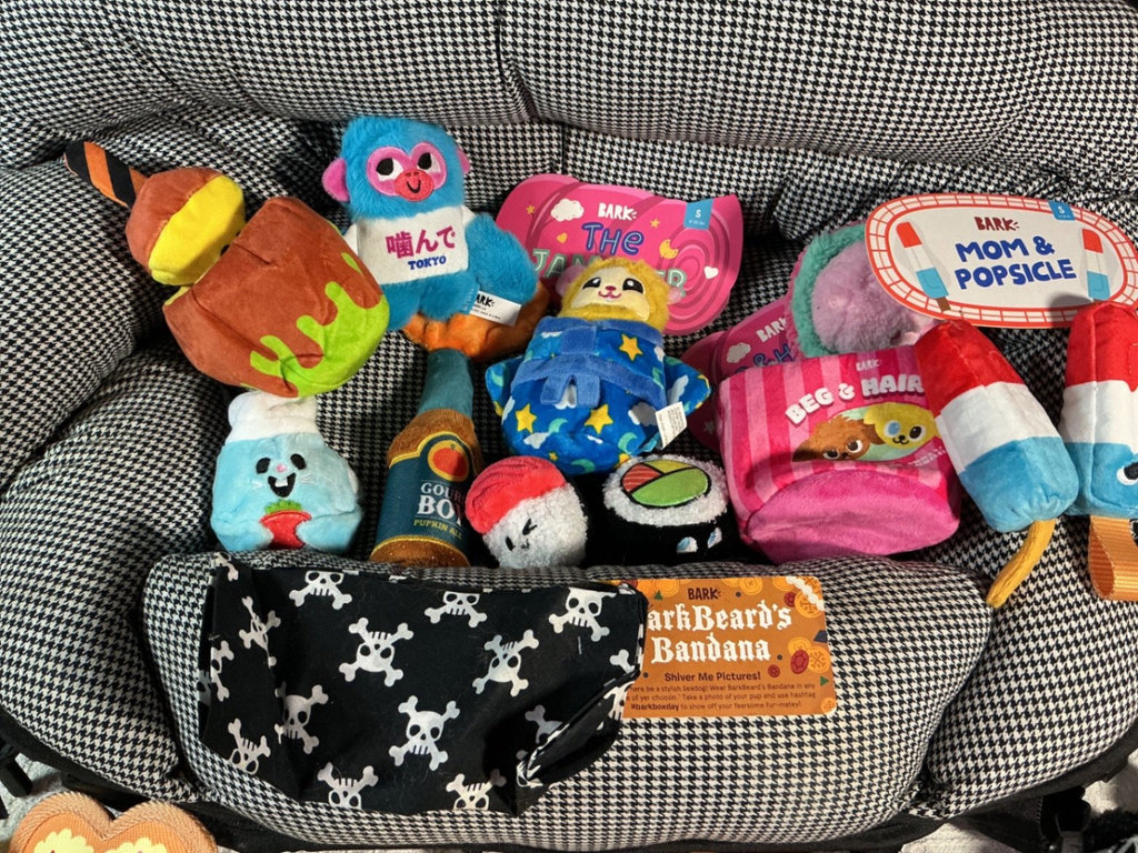  Pup Saver pet car seat with plush toys - image 3 of 6
