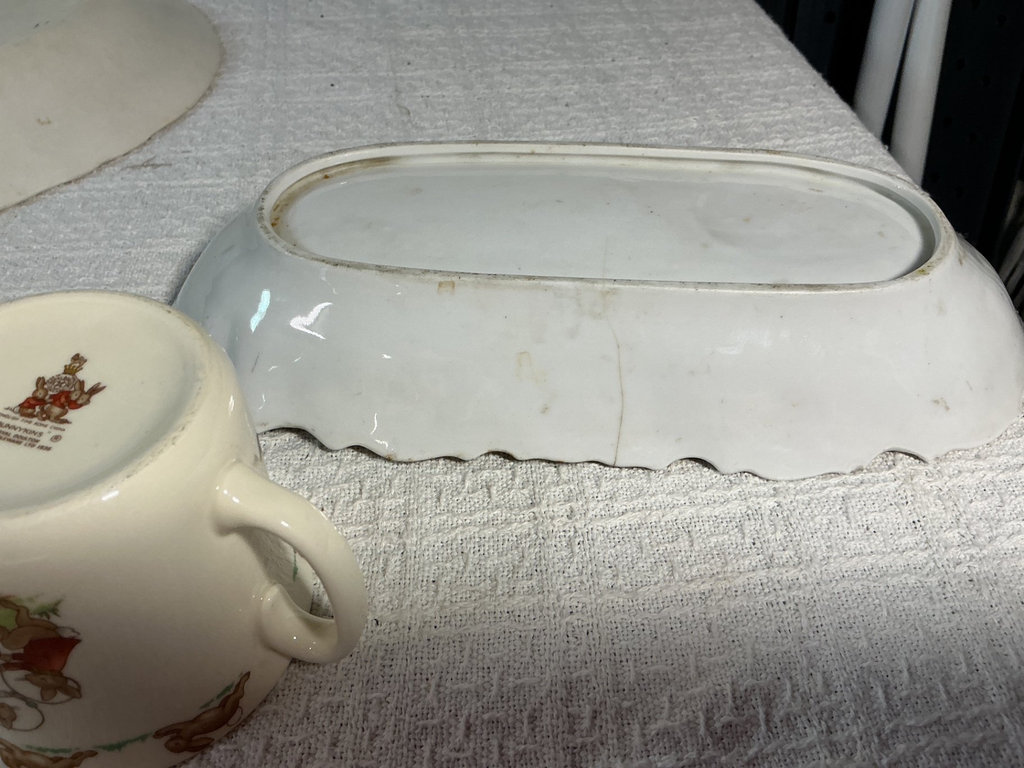Porcelain teaware sets and more - image 13 of 15
