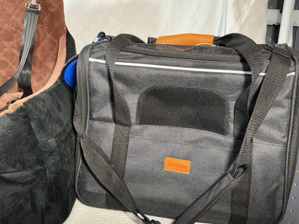 Dog accessories and travel gear set - image 3 of 5