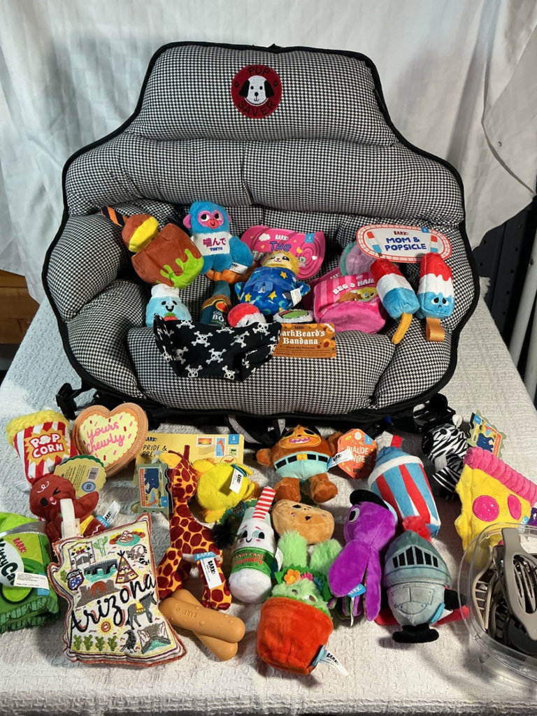  Pup Saver pet car seat with plush toys - image 1 of 6