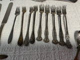 Assorted vintage silverware set - thumbnail 6 of 12