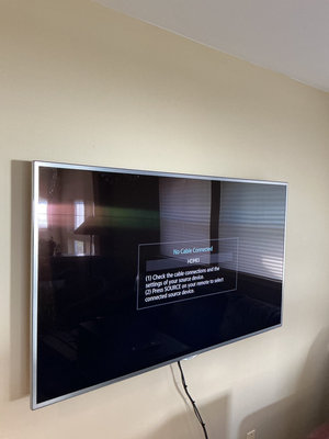 Samsung 60-inch TV with wall mount - Image 1 of 4
