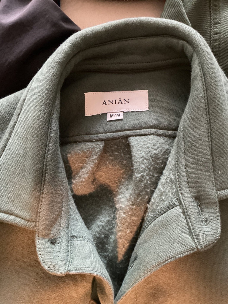 Women’s jackets, hat, gloves, and Nike sneakers - image 4 of 11
