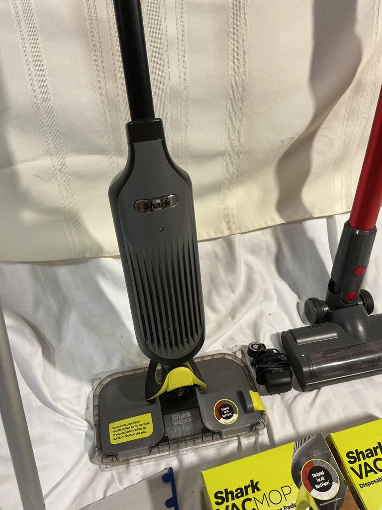 Shark VACMOP cleaning system with pads, and upright vacuum - image 2 of 5