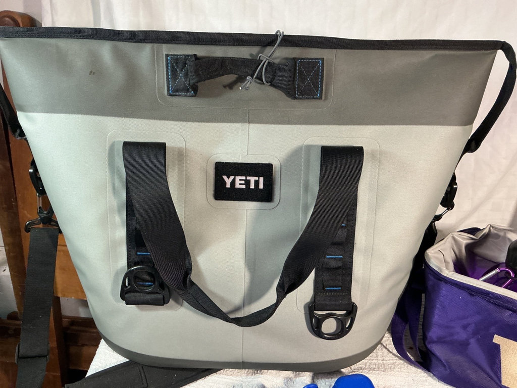 Gray YETI insulated tote bag with ice packs, lunch tote - image 5 of 6