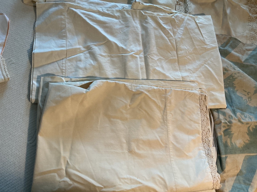 Assorted vintage embroidered linens and textiles - image 9 of 11