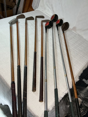 Vintage golf bag with clubs - Image 1 of 11