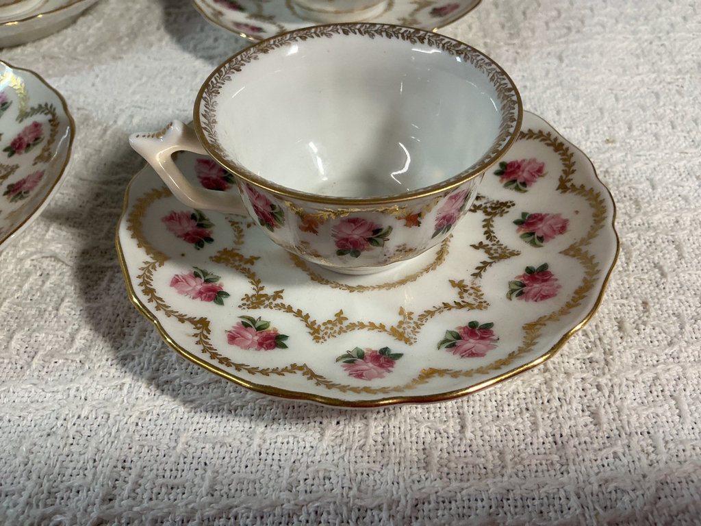 Porcelain teaware sets and more - image 11 of 15