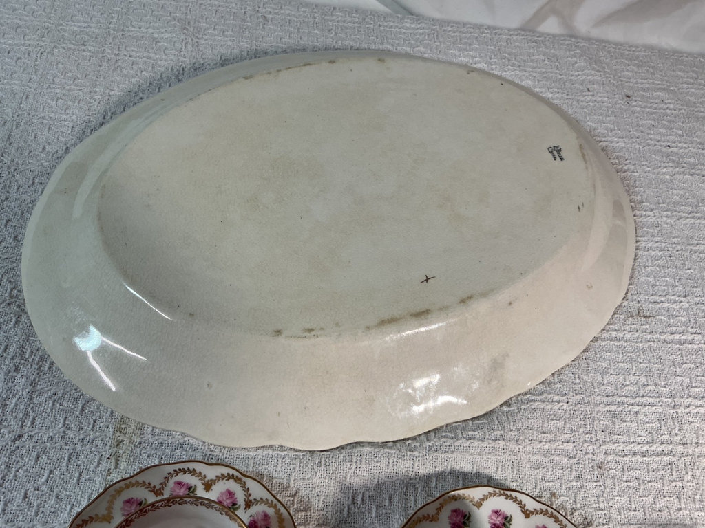 Porcelain teaware sets and more - image 15 of 15