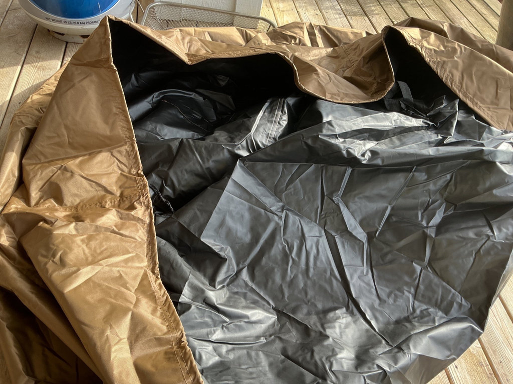 Propane tank, barbecue cover - image 4 of 5