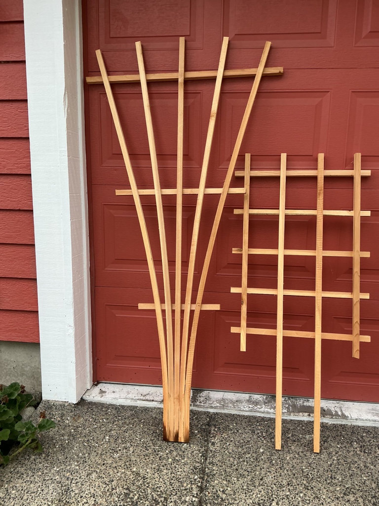 Trellises, solar lights  - image 6 of 7