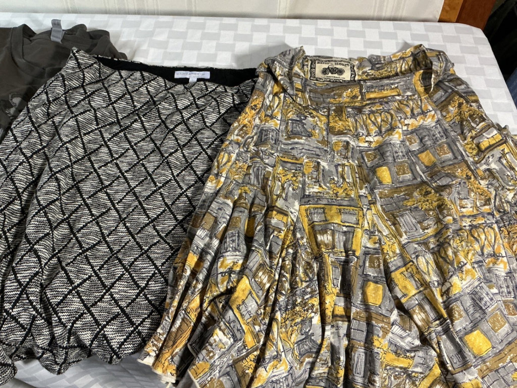 Women’s clothing, casual and comfortable - image 2 of 11