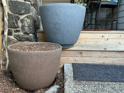 Two large textured outdoor planters - Image 1 of 3