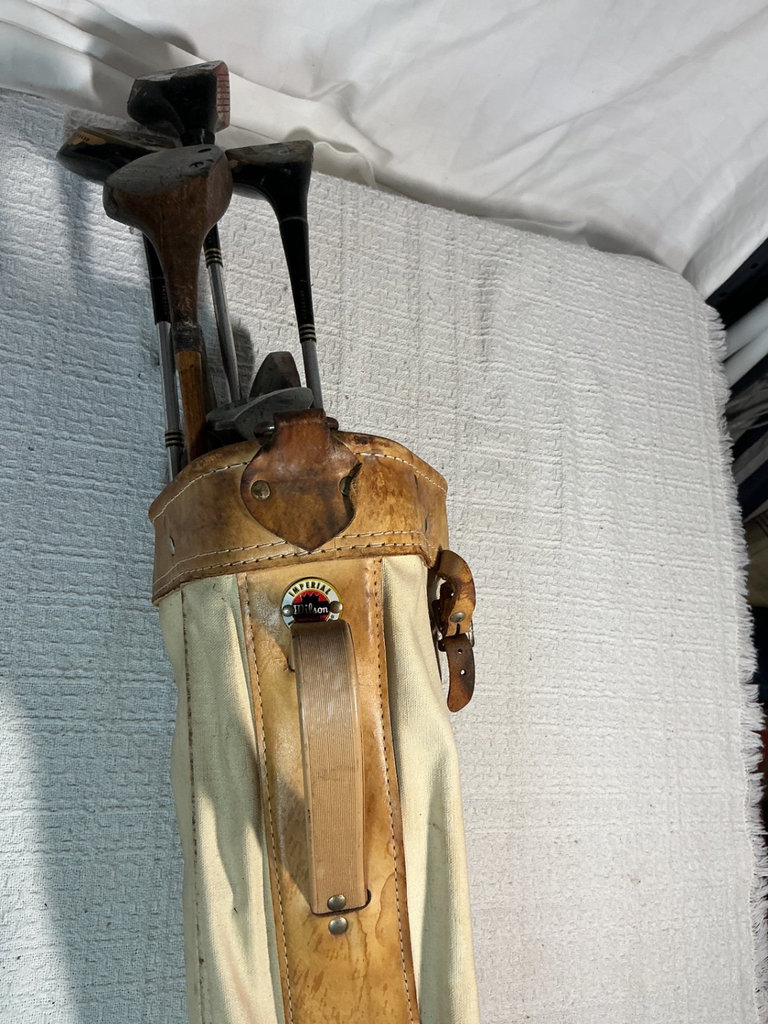 Vintage golf bag with clubs - image 11 of 11