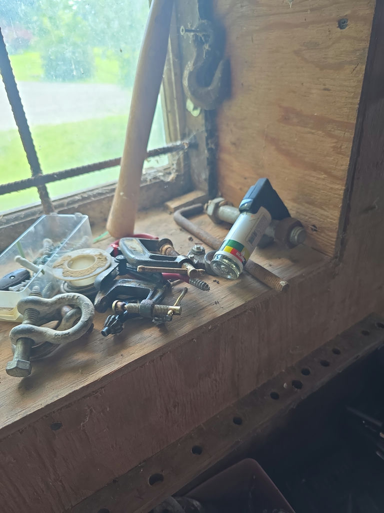  Assorted tools and Hardware B - image 2 of 11