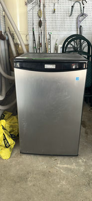 Danby Compact Refrigerator B - Image 1 of 15