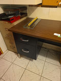Wood Top Metal Desk C - thumbnail 3 of 4
