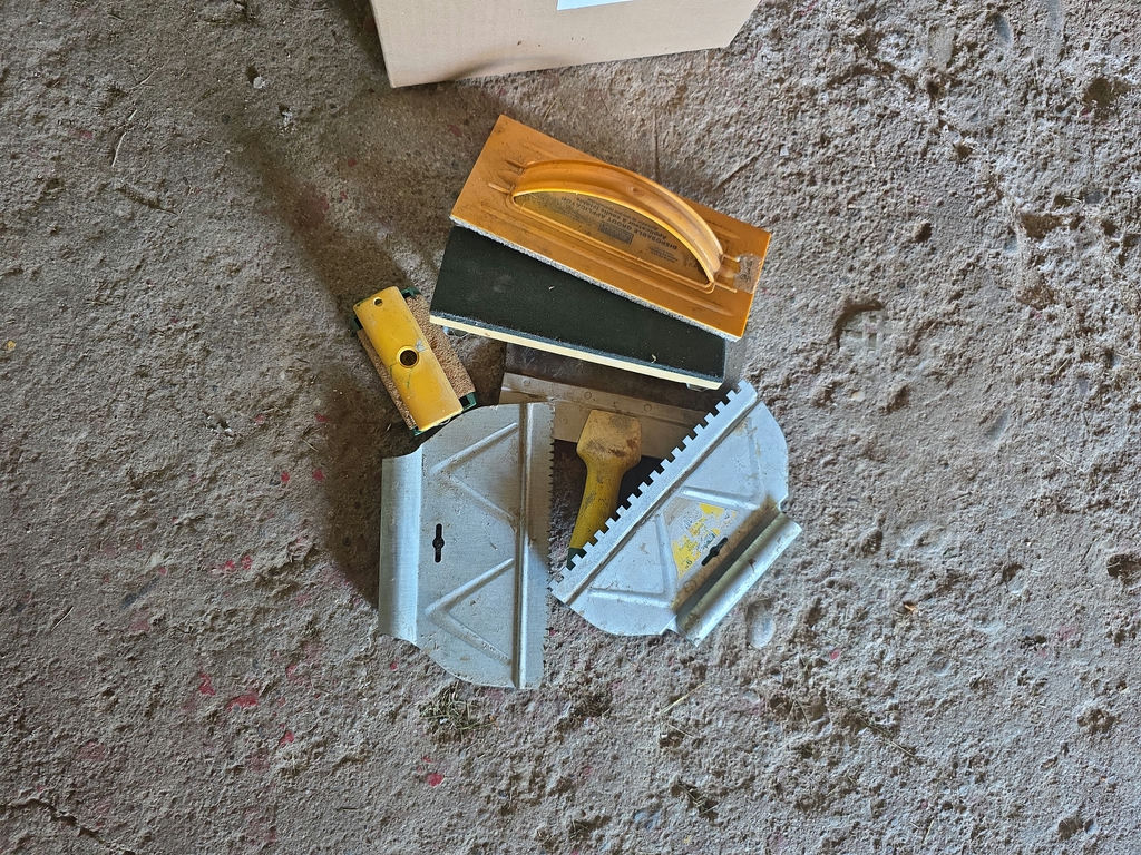 Hand Tools A - image 3 of 6