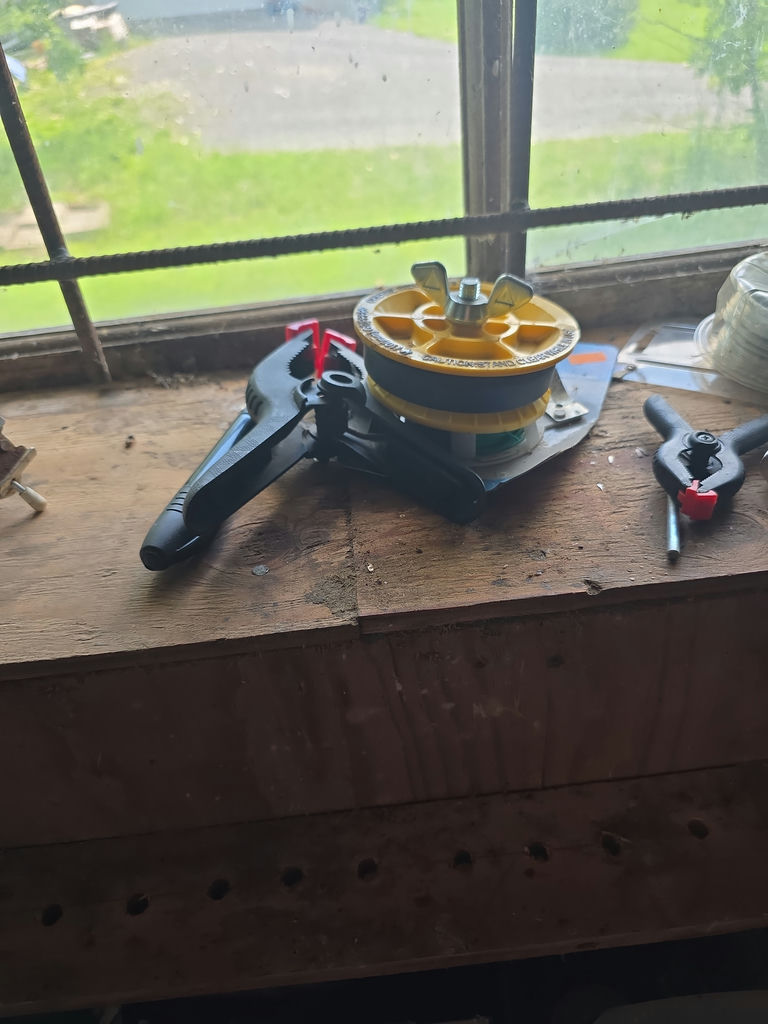 Assorted tools and Hardware B - image 4 of 11