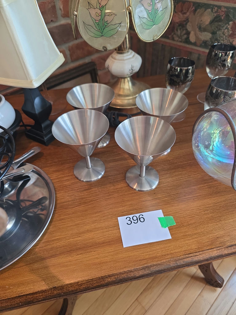 Vintage Glassware, Lamp, and More B - image 3 of 7