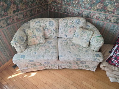 Floral Love Seat C - Image 1 of 4