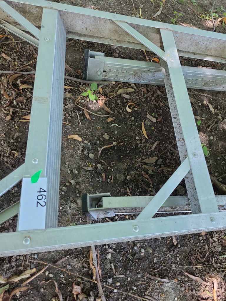  Aluminum Ladder A - image 4 of 8