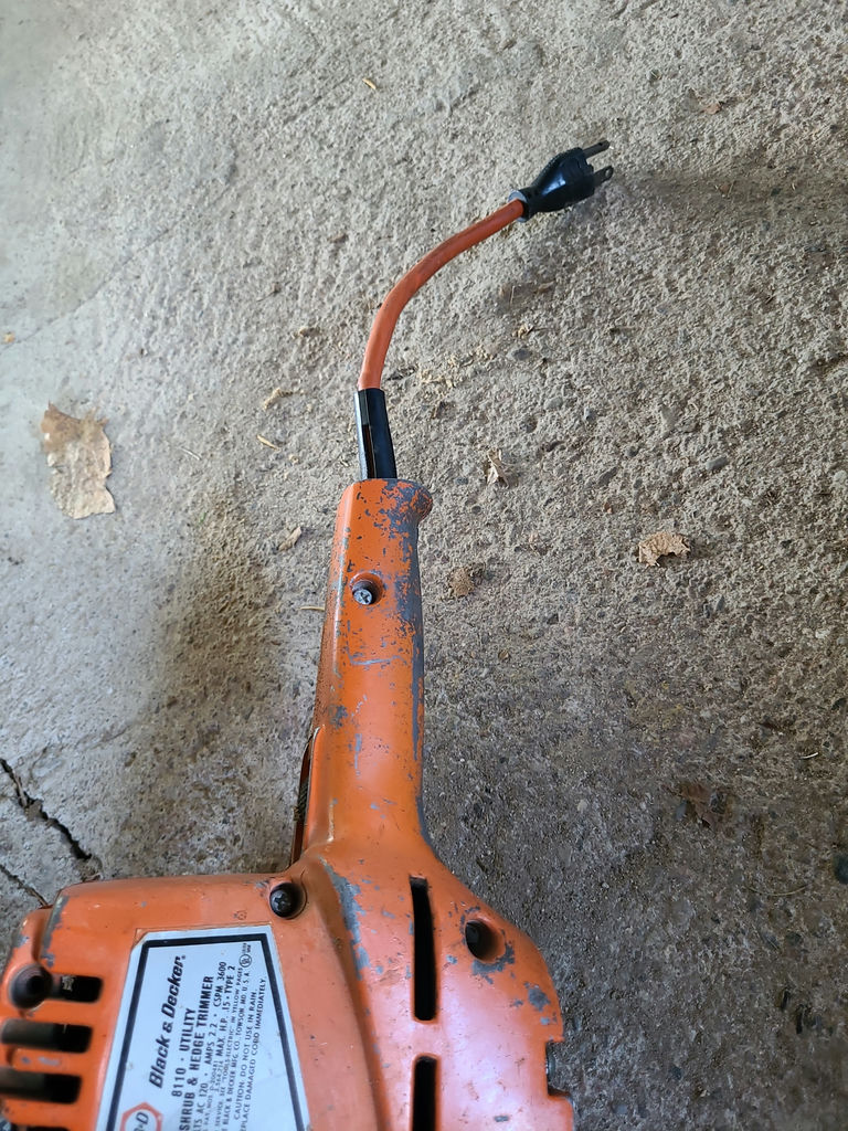 Black & Decker 8110 Hedge Trimmer B - image 3 of 7