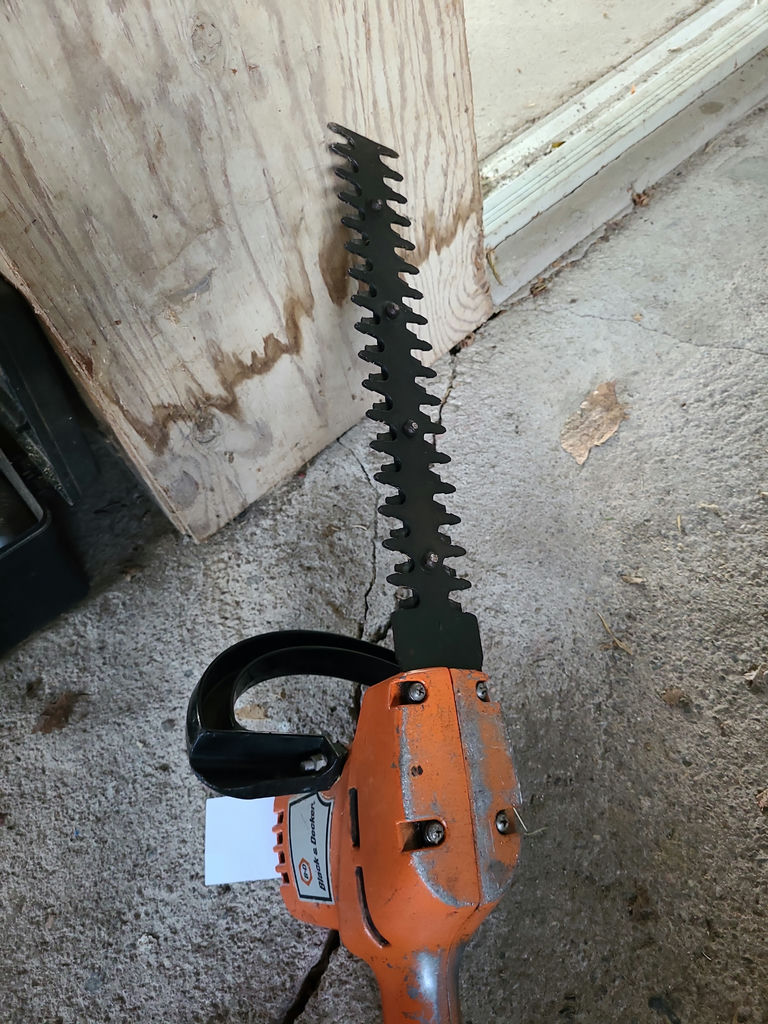Black & Decker 8110 Hedge Trimmer B - image 6 of 7
