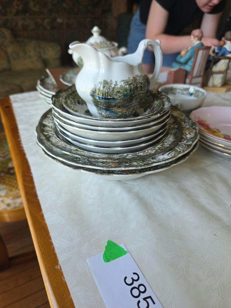 English China Dinnerware B - image 4 of 19