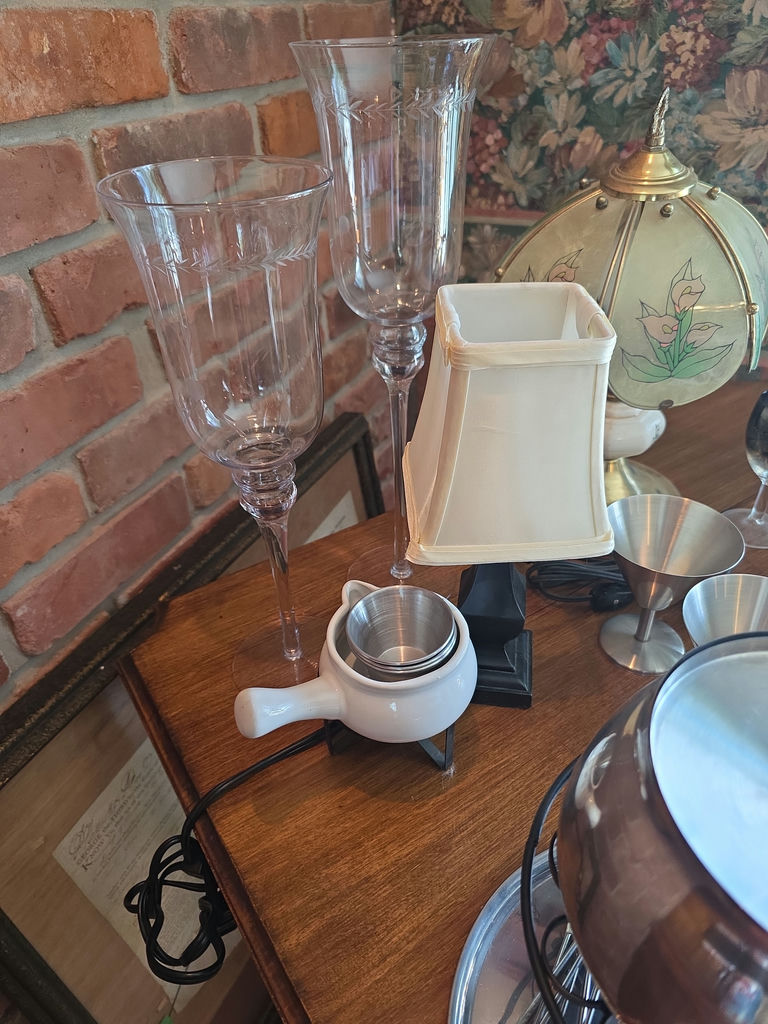 Vintage Glassware, Lamp, and More B - image 7 of 7