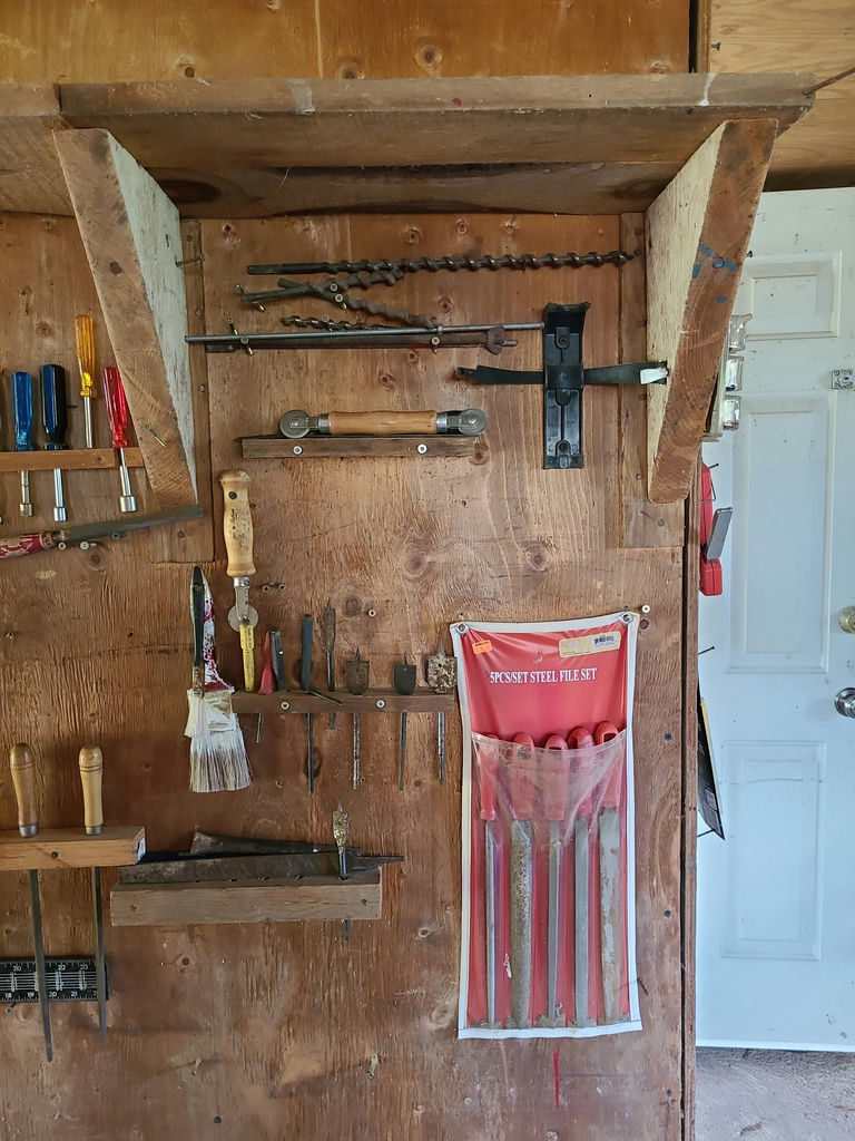 Hand Tools and Hardware B - image 7 of 8