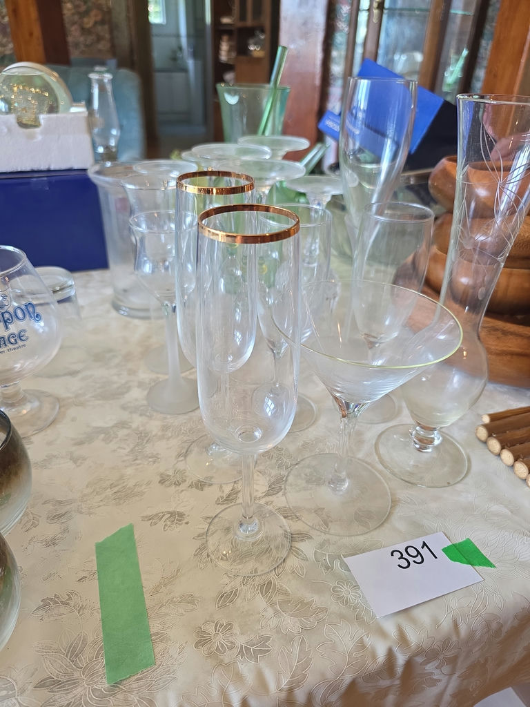 Glassware and Stemware B - image 2 of 6