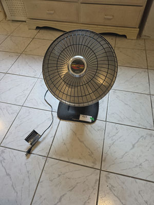 Presto HeatDish Tilt Heater A - Image 1 of 2