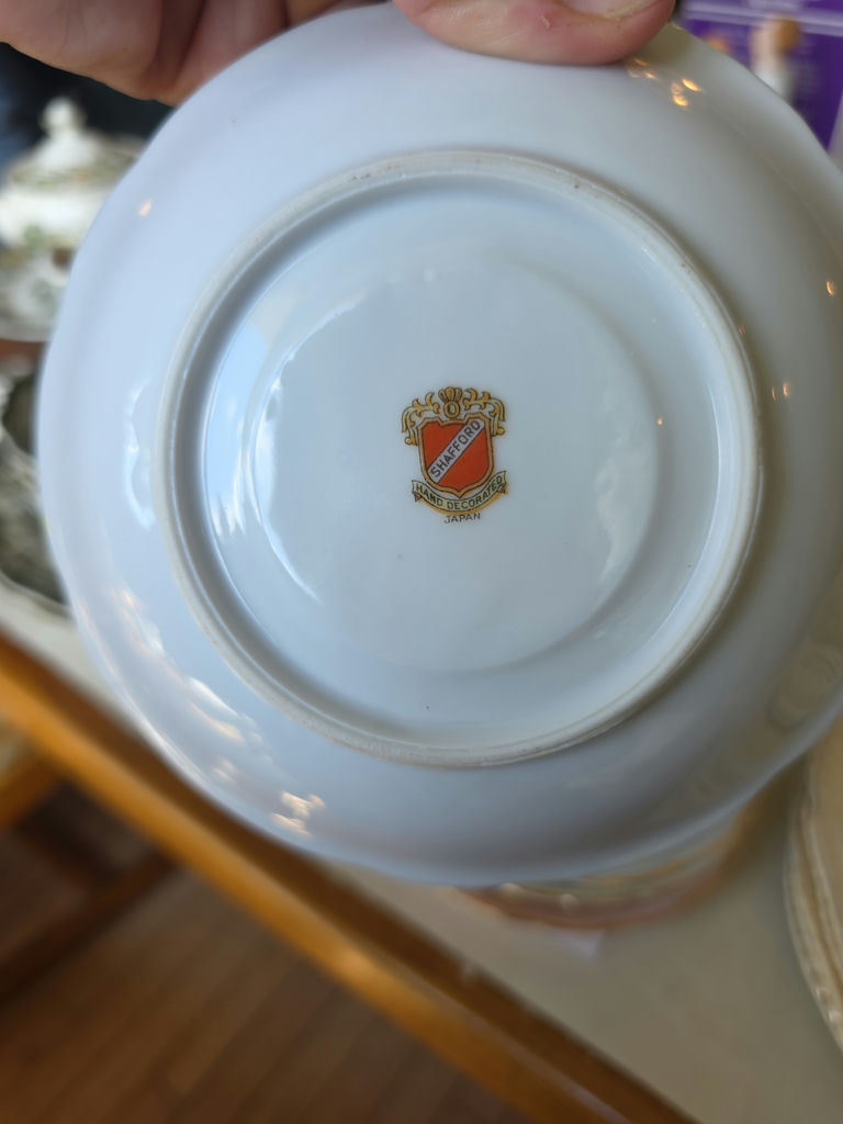 English China Dinnerware B - image 17 of 19