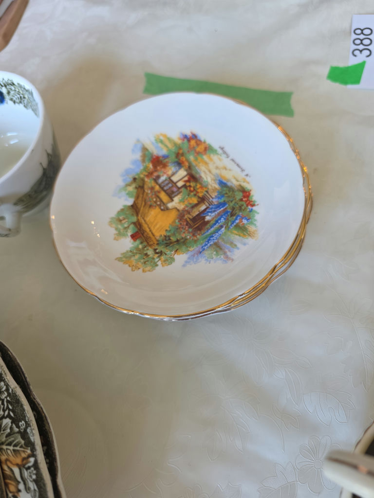 English China Dinnerware B - image 10 of 19