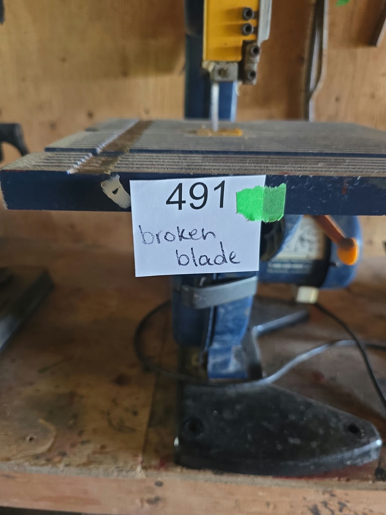 Mastercraft 9-inch two-speed Band Saw B - image 7 of 7
